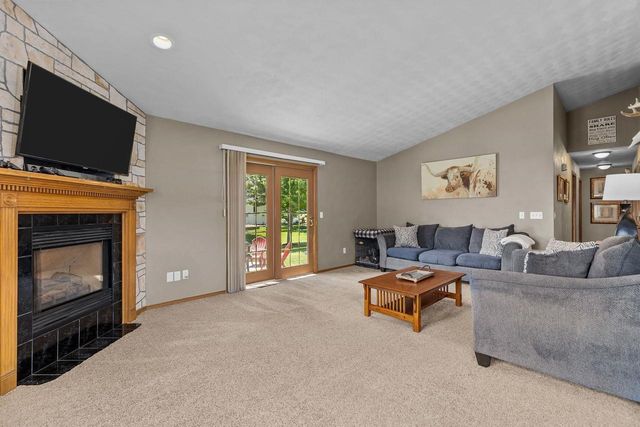 2071 GREENGROVE STREET, Kaukauna, WI 54130