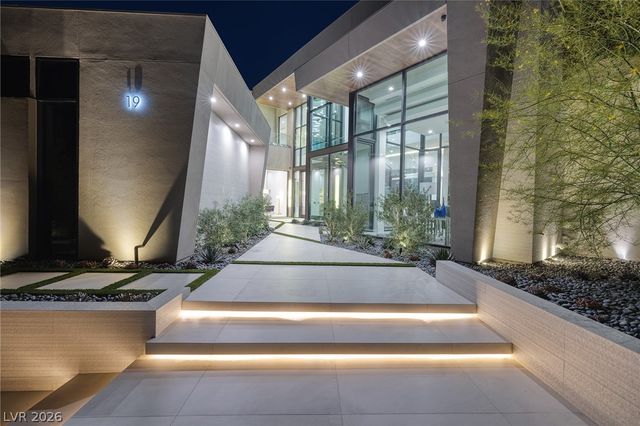 19 Boulderback Drive, Henderson, NV 89012