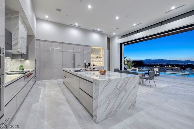 19 Boulderback Drive, Henderson, NV 89012