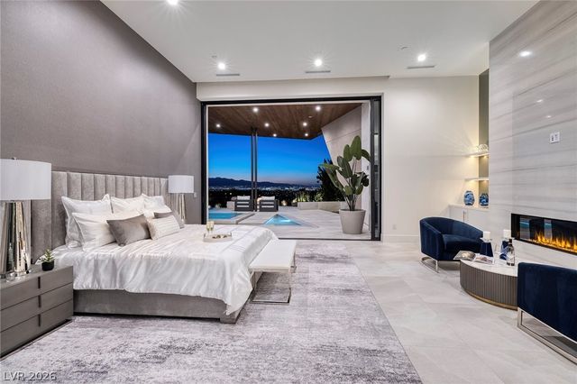 19 Boulderback Drive, Henderson, NV 89012