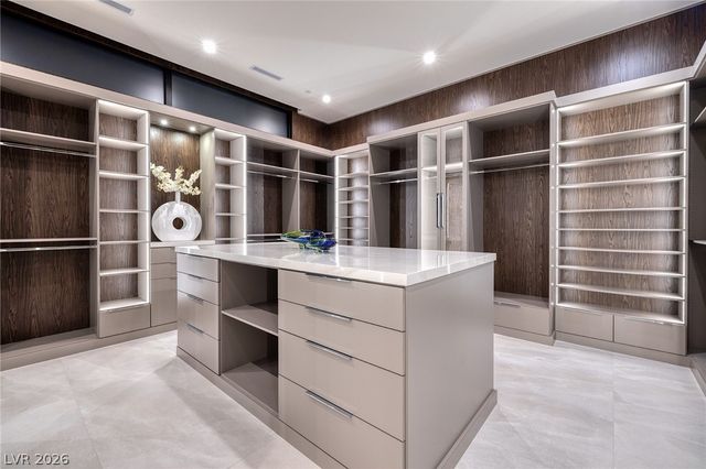 19 Boulderback Drive, Henderson, NV 89012