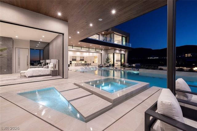 19 Boulderback Drive, Henderson, NV 89012