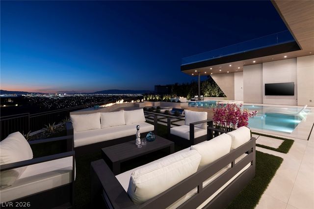 19 Boulderback Drive, Henderson, NV 89012