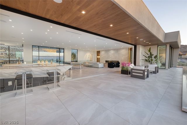 19 Boulderback Drive, Henderson, NV 89012