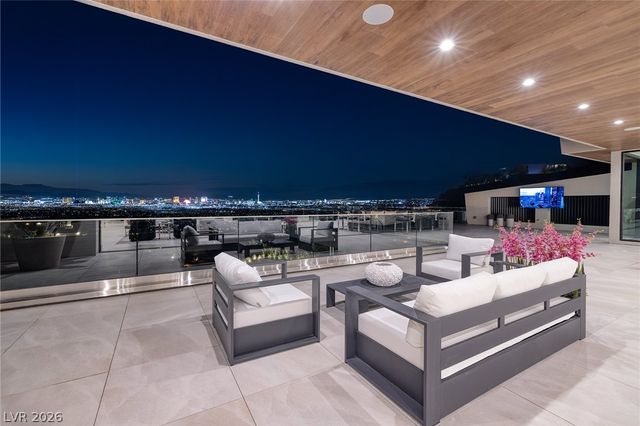 19 Boulderback Drive, Henderson, NV 89012