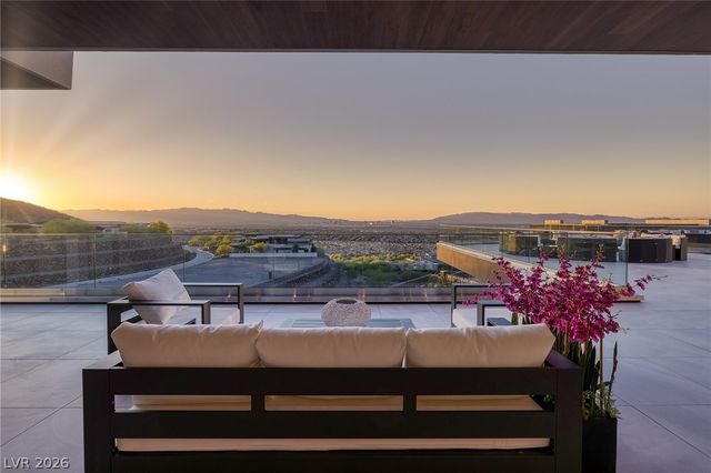 19 Boulderback Drive, Henderson, NV 89012