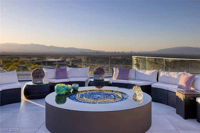 19 Boulderback Drive, Henderson, NV 89012
