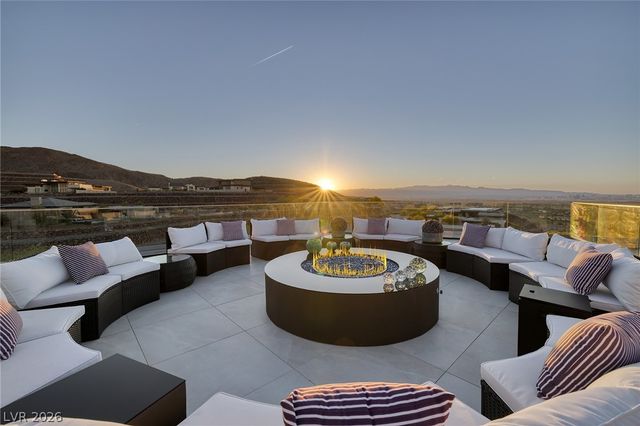 19 Boulderback Drive, Henderson, NV 89012