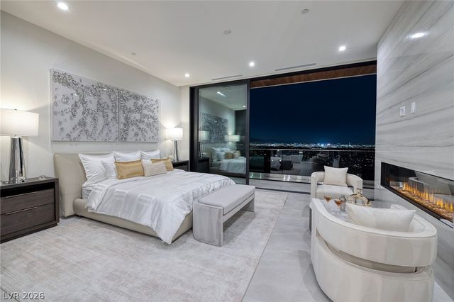 19 Boulderback Drive, Henderson, NV 89012