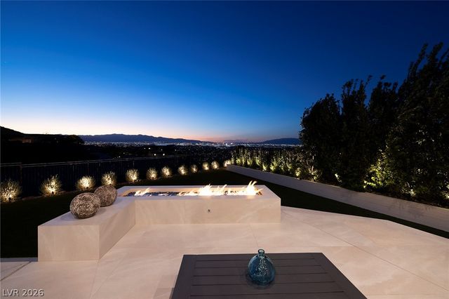 19 Boulderback Drive, Henderson, NV 89012