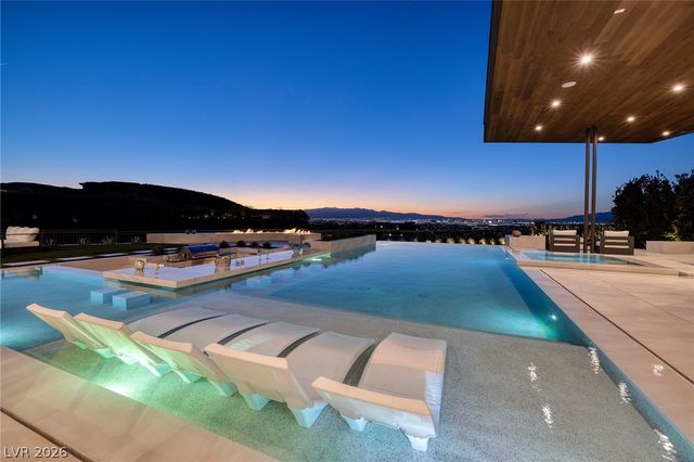 19 Boulderback Drive, Henderson, NV 89012