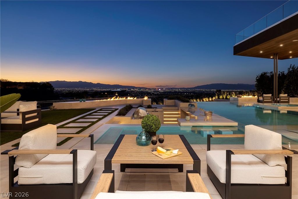 19 Boulderback Drive, Henderson, NV 89012