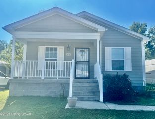 5208 Garden Green Way, Louisville, KY 40218