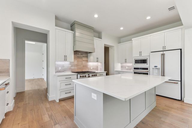 116 Tranquility Trails DR, Spicewood, TX 78669