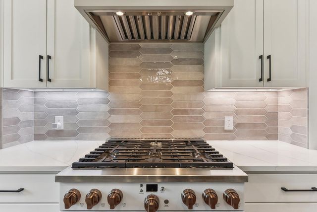 116 Tranquility Trails DR, Spicewood, TX 78669
