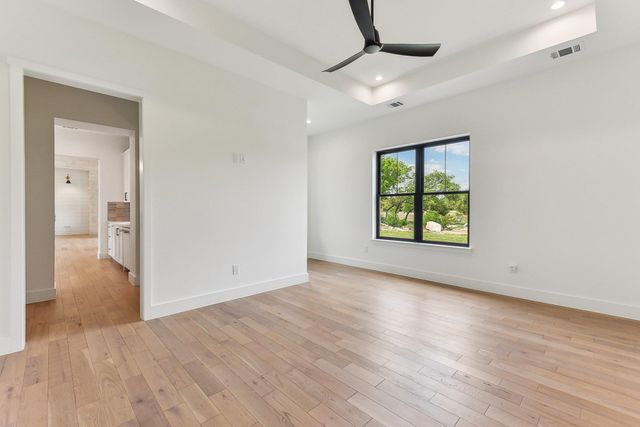 116 Tranquility Trails DR, Spicewood, TX 78669