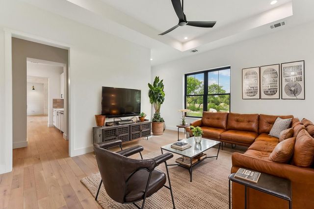 116 Tranquility Trails DR, Spicewood, TX 78669