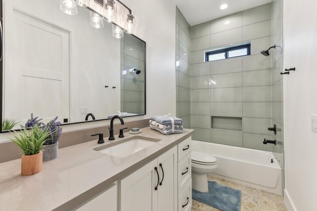 116 Tranquility Trails DR, Spicewood, TX 78669