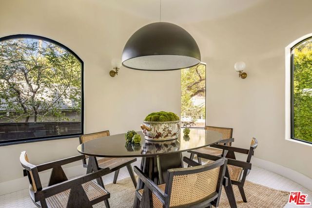 3225 Oakshire Drive, Los Angeles, CA 90068