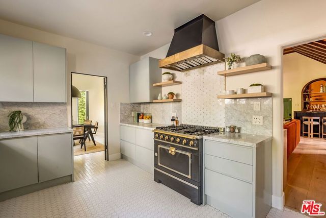 3225 Oakshire Drive, Los Angeles, CA 90068