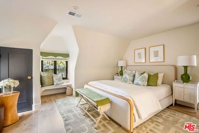 3225 Oakshire Drive, Los Angeles, CA 90068