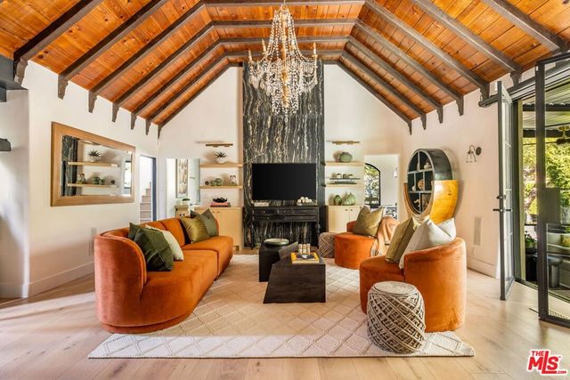 3225 Oakshire Drive, Los Angeles, CA 90068