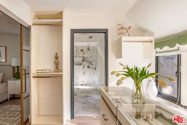 3225 Oakshire Drive, Los Angeles, CA 90068