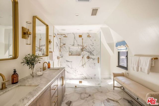 3225 Oakshire Drive, Los Angeles, CA 90068