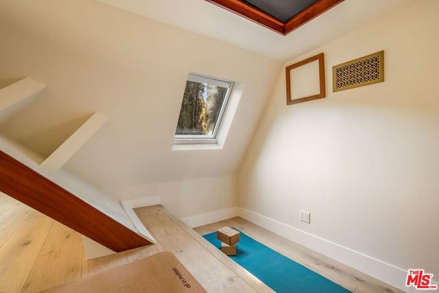 3225 Oakshire Drive, Los Angeles, CA 90068