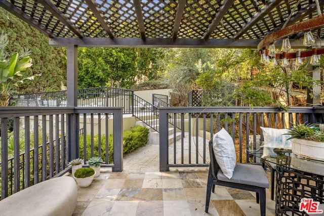 3225 Oakshire Drive, Los Angeles, CA 90068