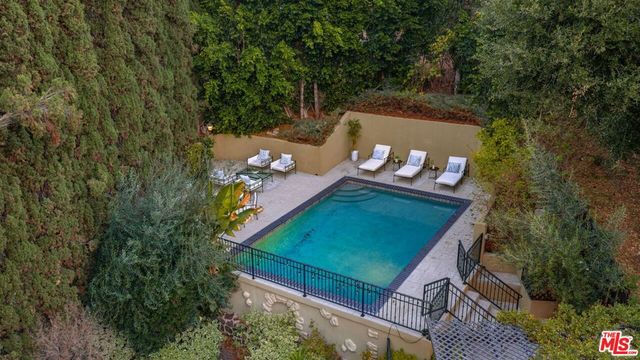 3225 Oakshire Drive, Los Angeles, CA 90068