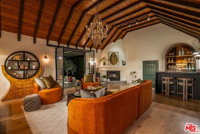 3225 Oakshire Drive, Los Angeles, CA 90068