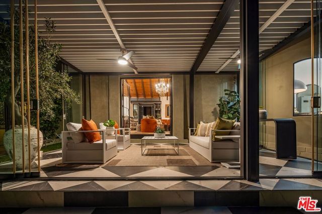 3225 Oakshire Drive, Los Angeles, CA 90068