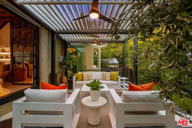 3225 Oakshire Drive, Los Angeles, CA 90068