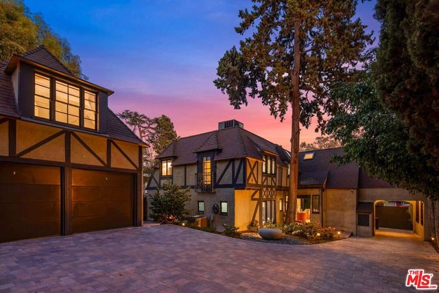 3225 Oakshire Drive, Los Angeles, CA 90068