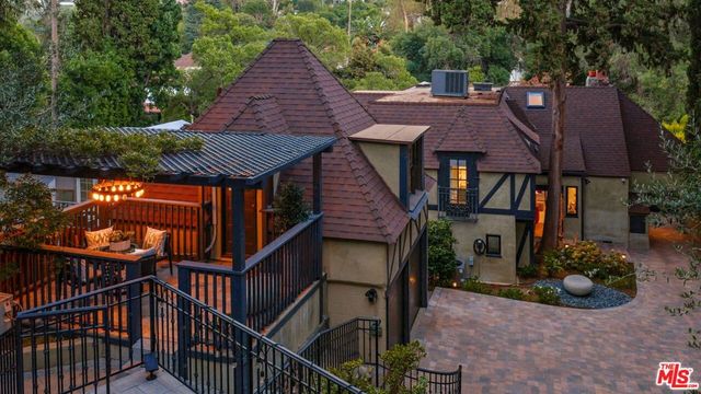 3225 Oakshire Drive, Los Angeles, CA 90068