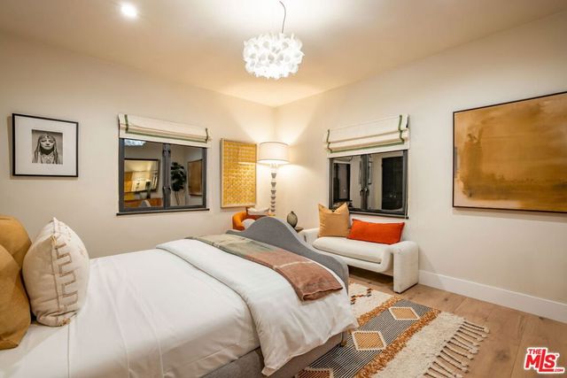 3225 Oakshire Drive, Los Angeles, CA 90068