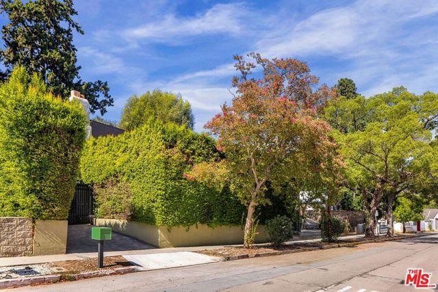 3225 Oakshire Drive, Los Angeles, CA 90068