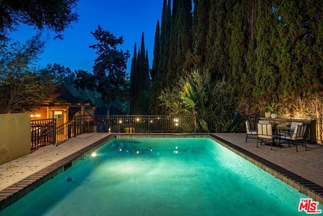 3225 Oakshire Drive, Los Angeles, CA 90068