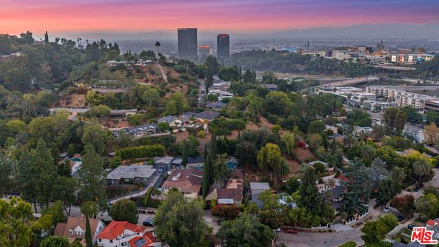 3225 Oakshire Drive, Los Angeles, CA 90068