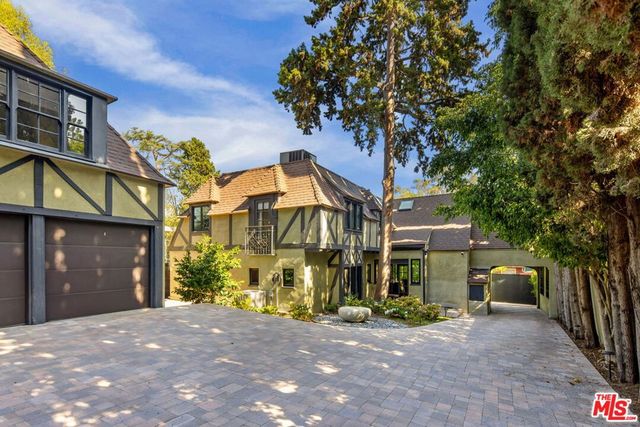 3225 Oakshire Drive, Los Angeles, CA 90068