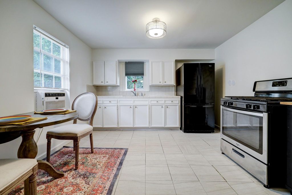 7837 Dayton Street, Houston, TX 77012