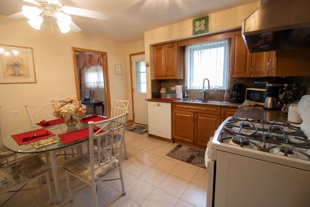 8662 N Merrill Street, Niles, IL 60714