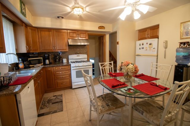 8662 N Merrill Street, Niles, IL 60714
