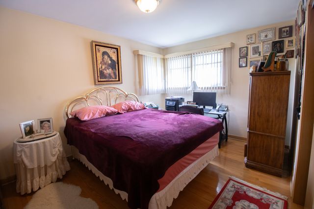 8662 N Merrill Street, Niles, IL 60714