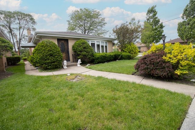 8662 N Merrill Street, Niles, IL 60714