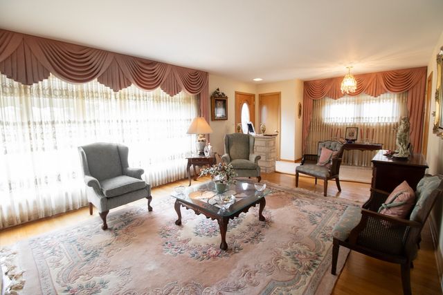 8662 N Merrill Street, Niles, IL 60714