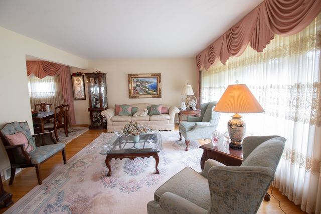8662 N Merrill Street, Niles, IL 60714