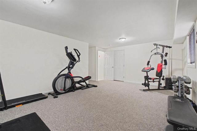 27 Narcissus Drive, Mahopac, NY 10541