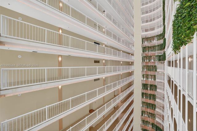 1717 N Bayshore Dr A-2451, Miami, FL 33132